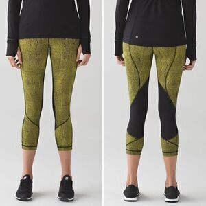 Lululemon Pace Rival Crop 19" in Fall Net Toxic Black Size 10